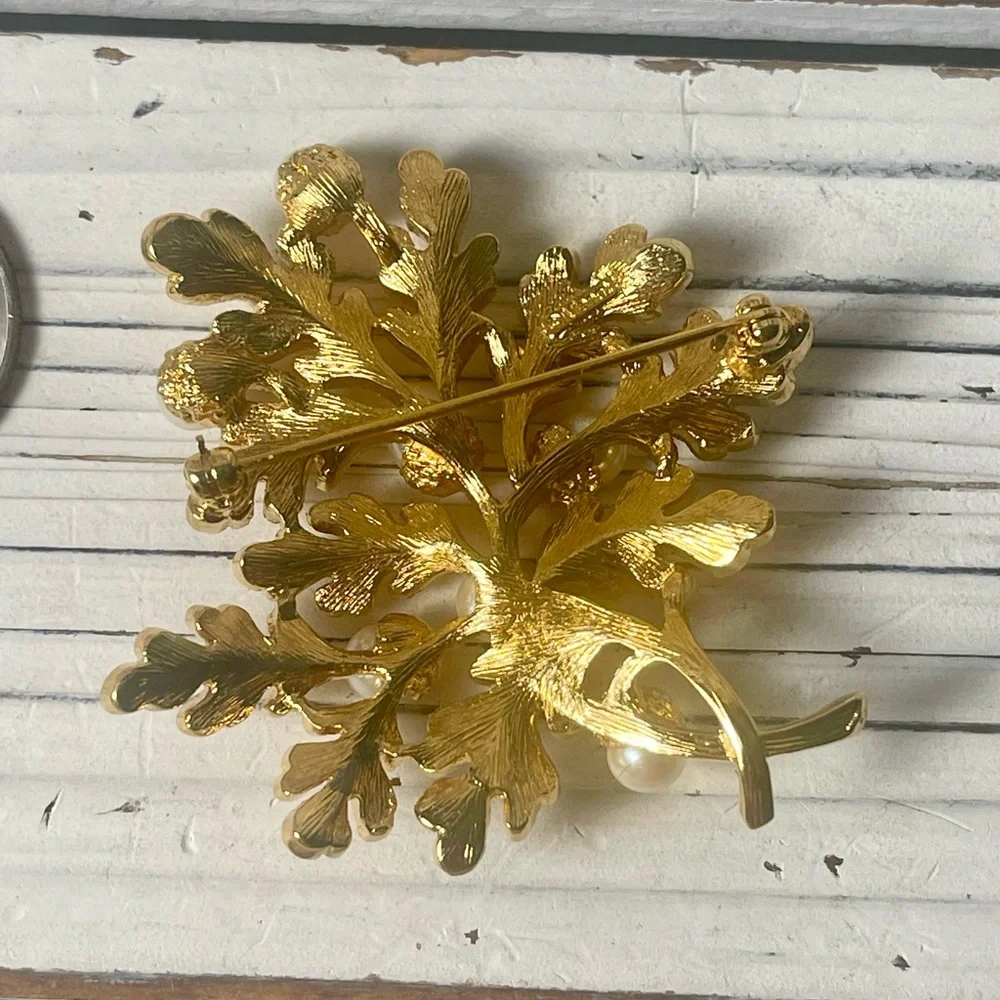 Vintage Monet Brooch Leaf Floral Autumn Fall Faux Pearl‎ Gold Tone Metal